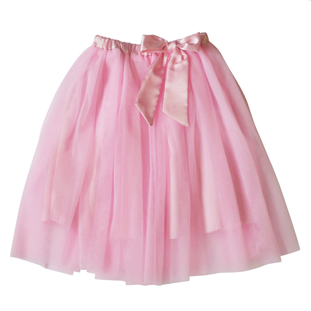 petal pink tulle skirt for girls | Flower girl skirt | Tulle skirt | Tutu | Kids tutu | Wedding party clothes | Toddler tutu | Birthday tutu | Photo props | SatumaDesigns.com #tutu #wedding