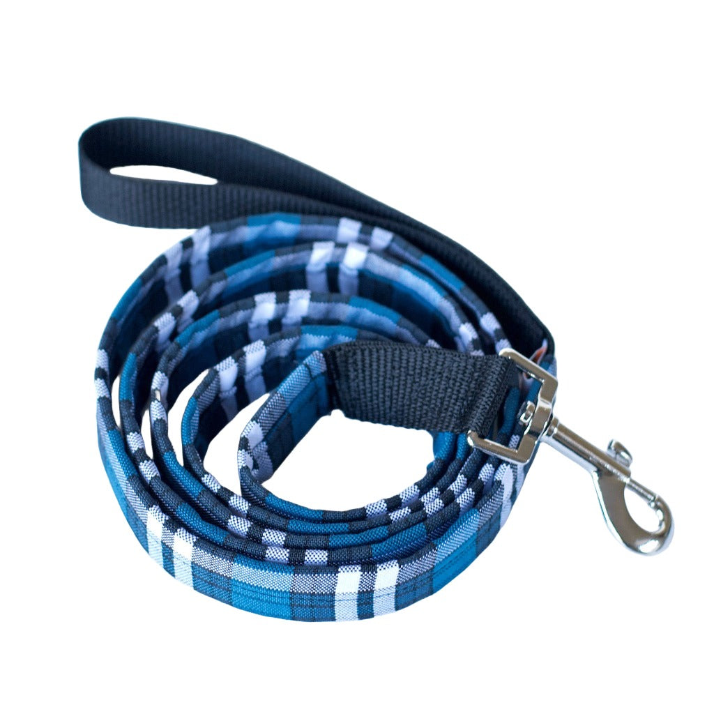 5 foot plaid dog leash with hook for potty bags
