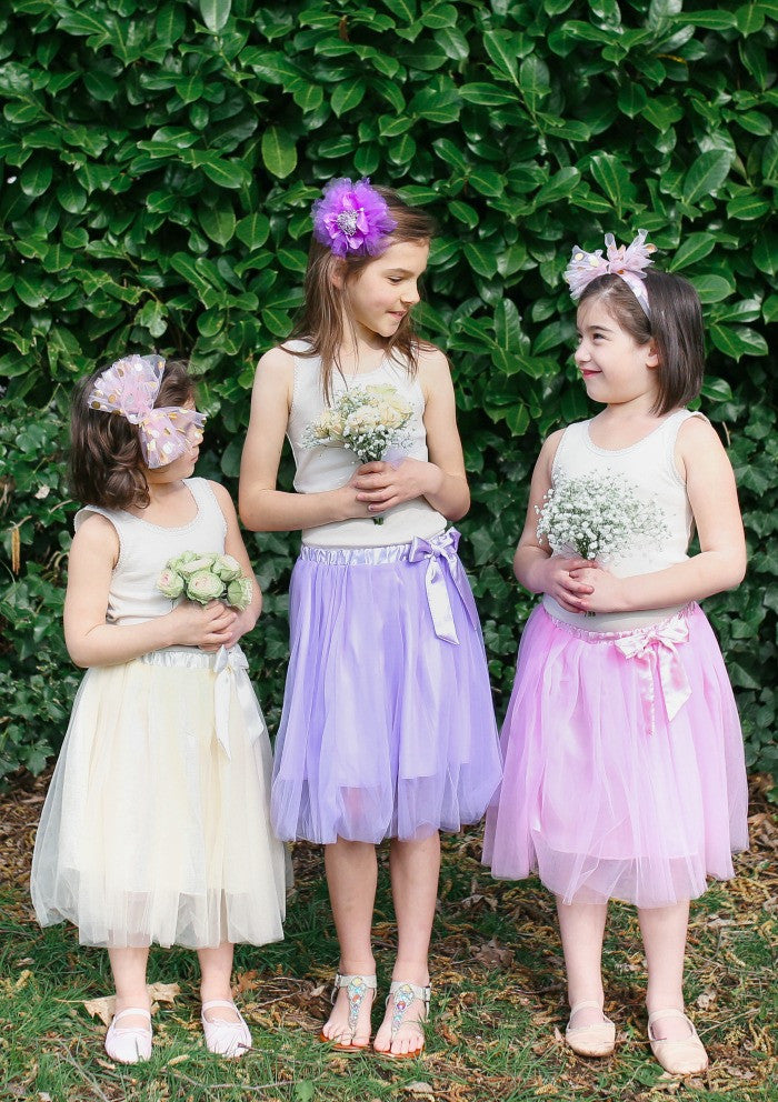 Flower girl skirt | Tulle skirt | Tutu | Kids tutu | Wedding party clothes | Toddler tutu | Birthday tutu | Photo props | SatumaDesigns.com #tutu #wedding