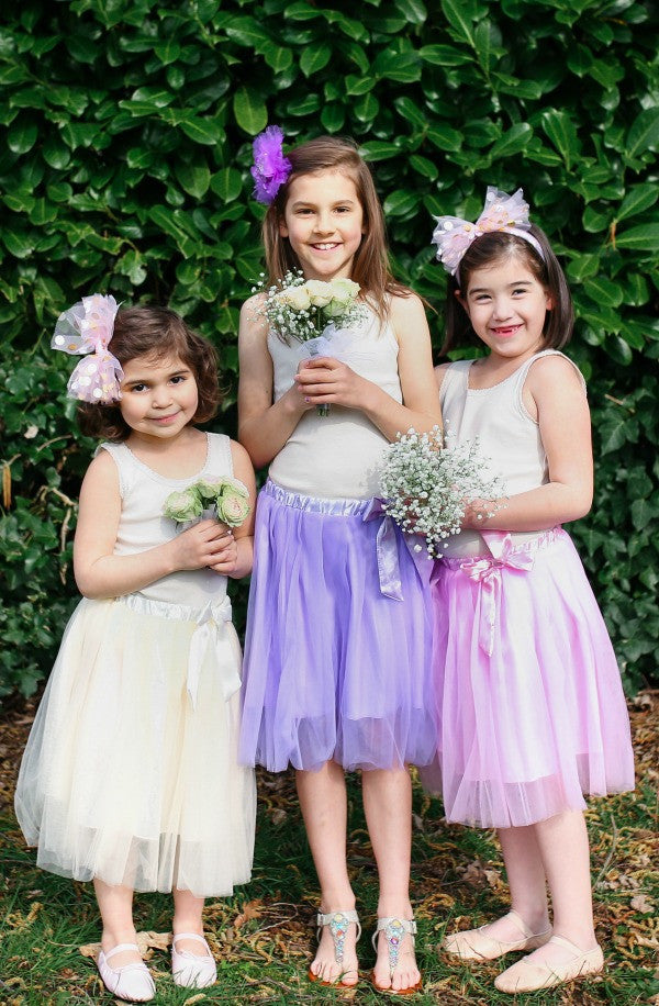 Flower girl skirt | Tulle skirt | Tutu | Kids tutu | Wedding party clothes | Toddler tutu | Birthday tutu | Photo props | SatumaDesigns.com #tutu #wedding